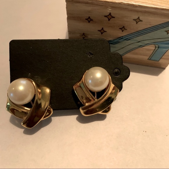 Vintage Screw Back Stud Minimalist Earrings